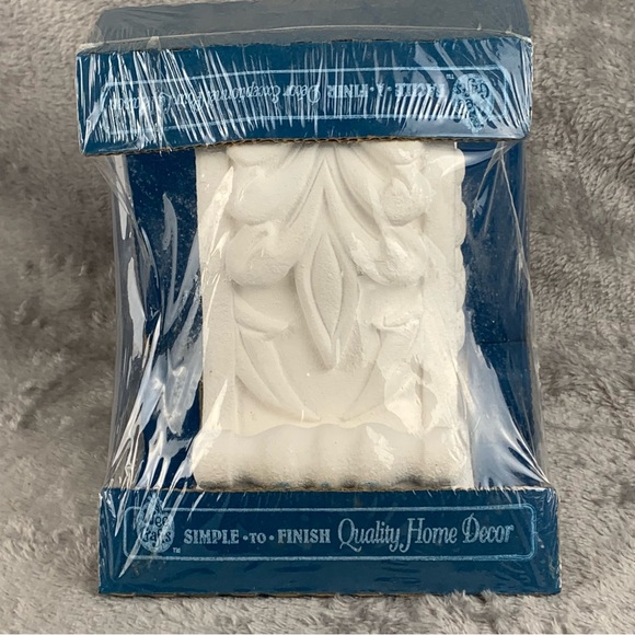 Wee Craft Corbel Shelf Bracket Unfinished New White Plaster Acanthus Leaf Design - Picture 1 of 11